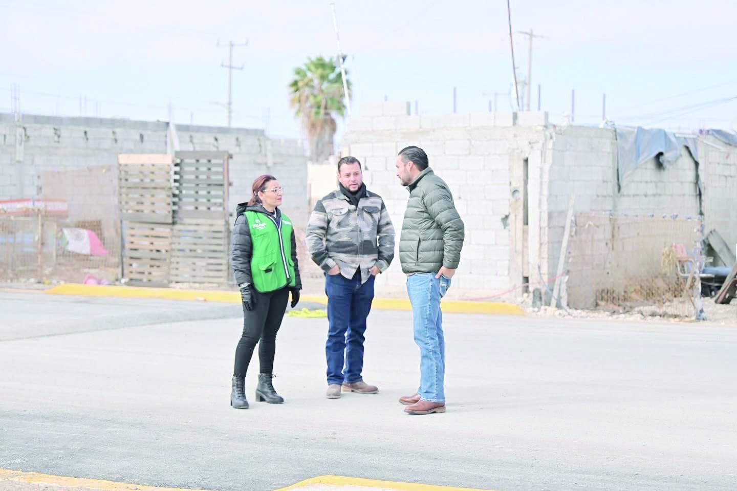 Carlos Villarreal supervisa obras de infraestructura en Monclova