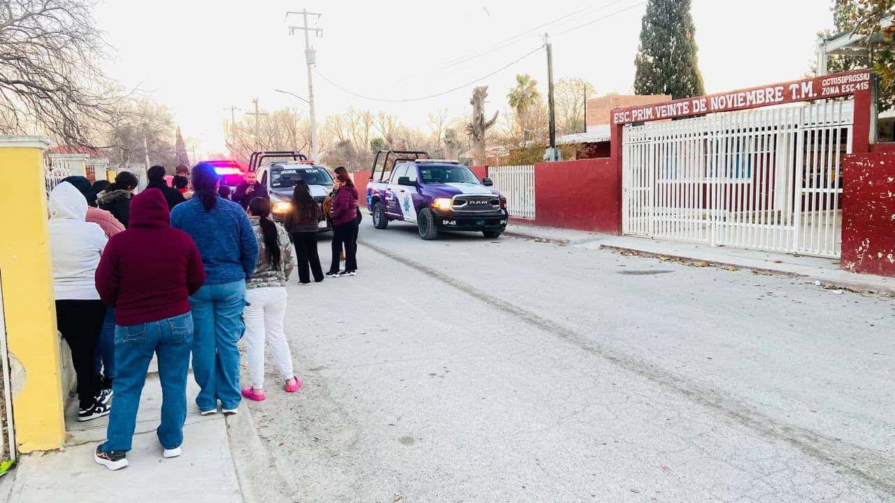 Padres cuestionan actuaci&oacute;n policial durante protesta pac&iacute;fica en plantel educativo de Nava