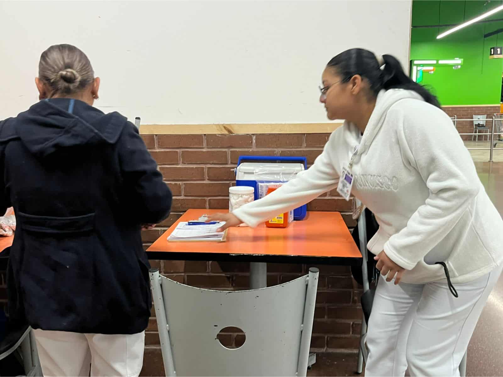 Inician brigada de vacunaci&oacute;n contra el sarampi&oacute;n en sectores concurridos de Ciudad Acu&ntilde;a