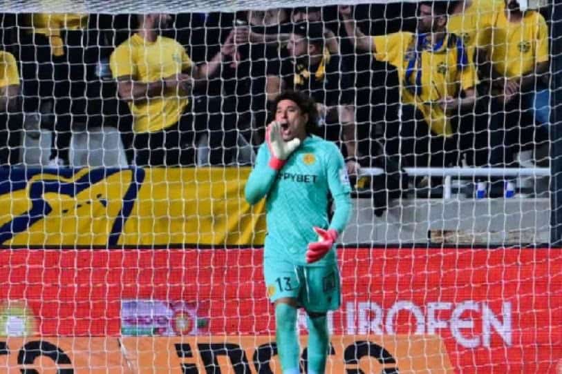 Guillermo Ochoa lleva a AEL Limassol a las semifinales de la Copa de Chipre