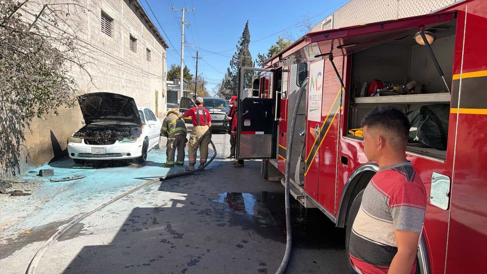 Se incendia autom&oacute;vil al intentar encenderlo en Morelos