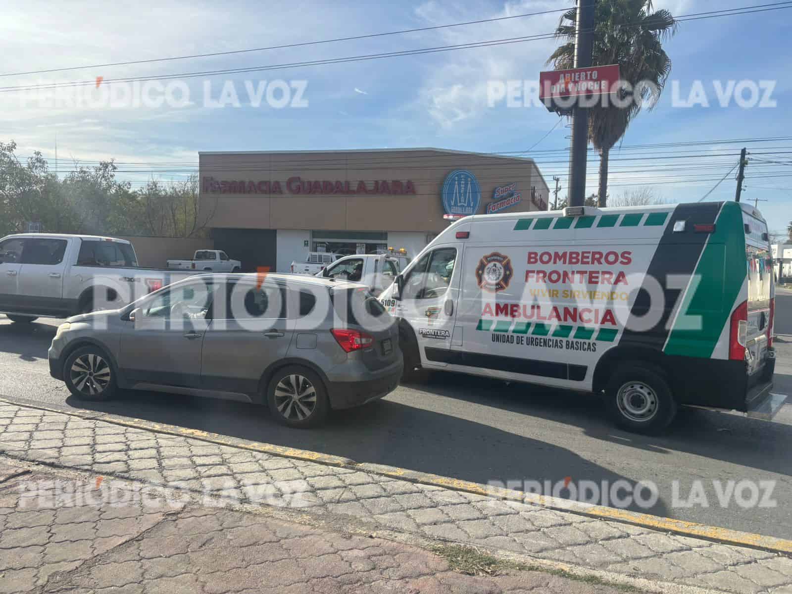 Joven lesionado tras ser embestido por camioneta en Monclova