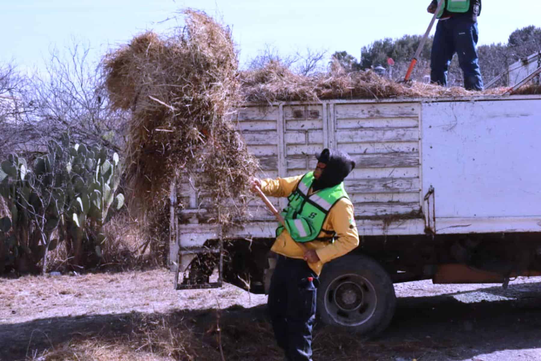 Reparaci&oacute;n de asfalto para mejorar movilidad en Saltillo