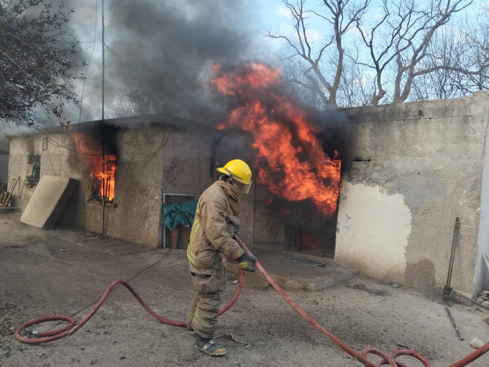 Incendio en Allende exhibe carencias del cuerpo de Bomberos
