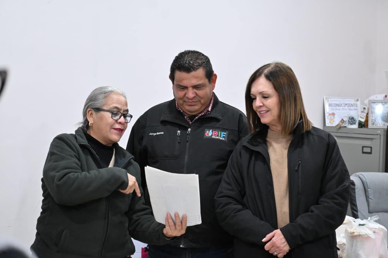 Sari P&eacute;rez apoya a adultos mayores en Frontera: visita a la Rondalla Rielera