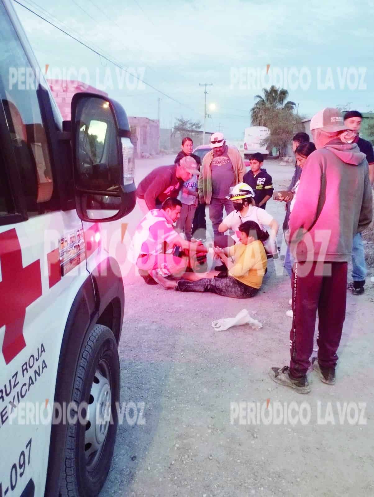 Motociclista provoca accidente en Monclova: mujer resulta lesionada