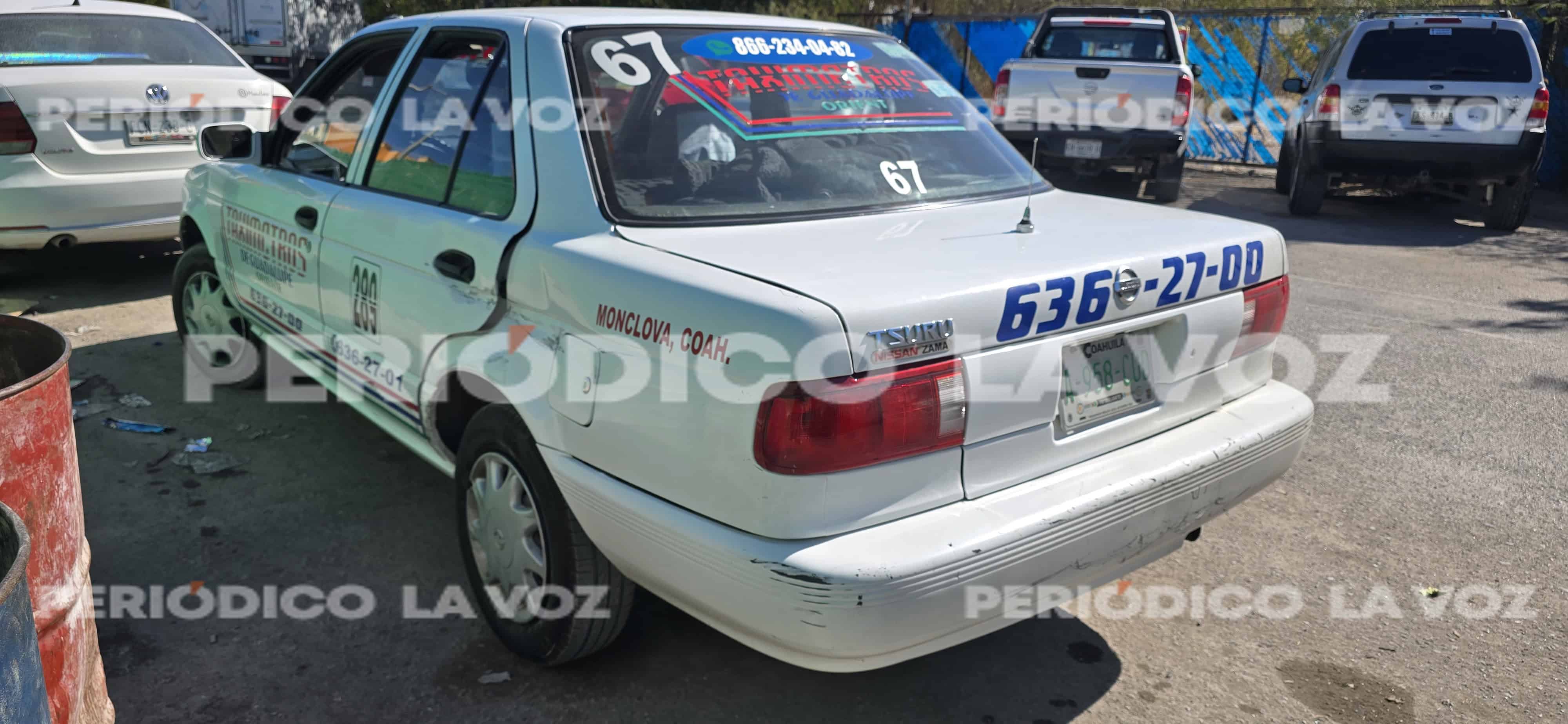 Accidente vial en Monclova: taxi colisiona con camioneta