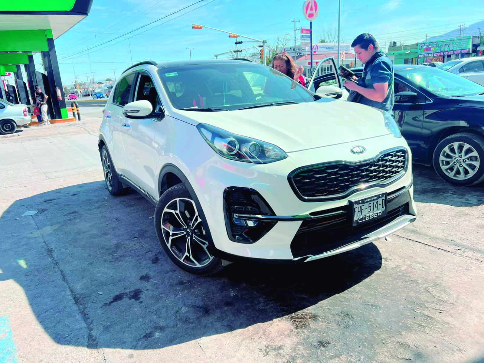 Montachoques intentan extorsionar a conductora tras choque en Monclova