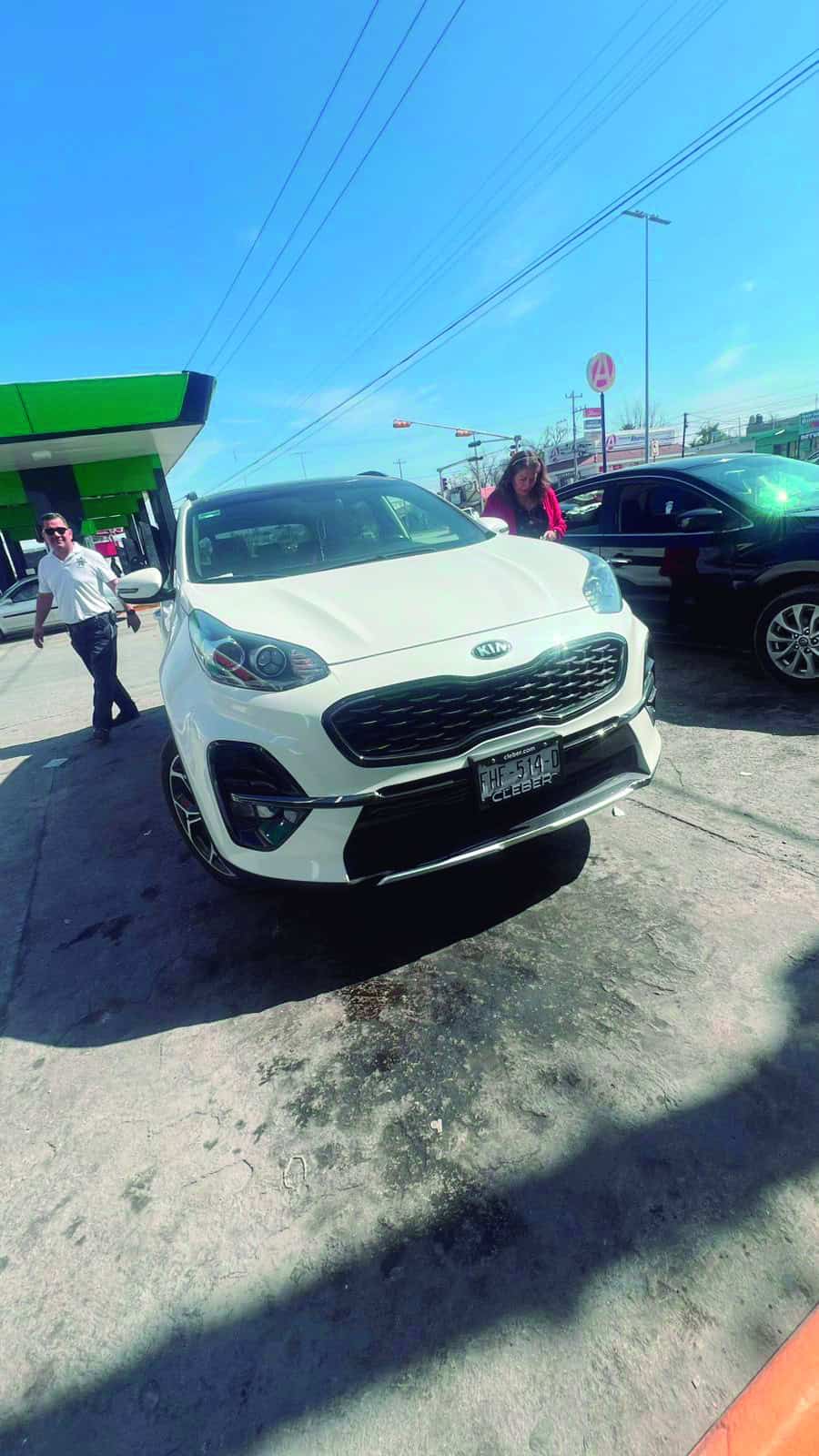 Montachoques intentan extorsionar a conductora tras choque en Monclova