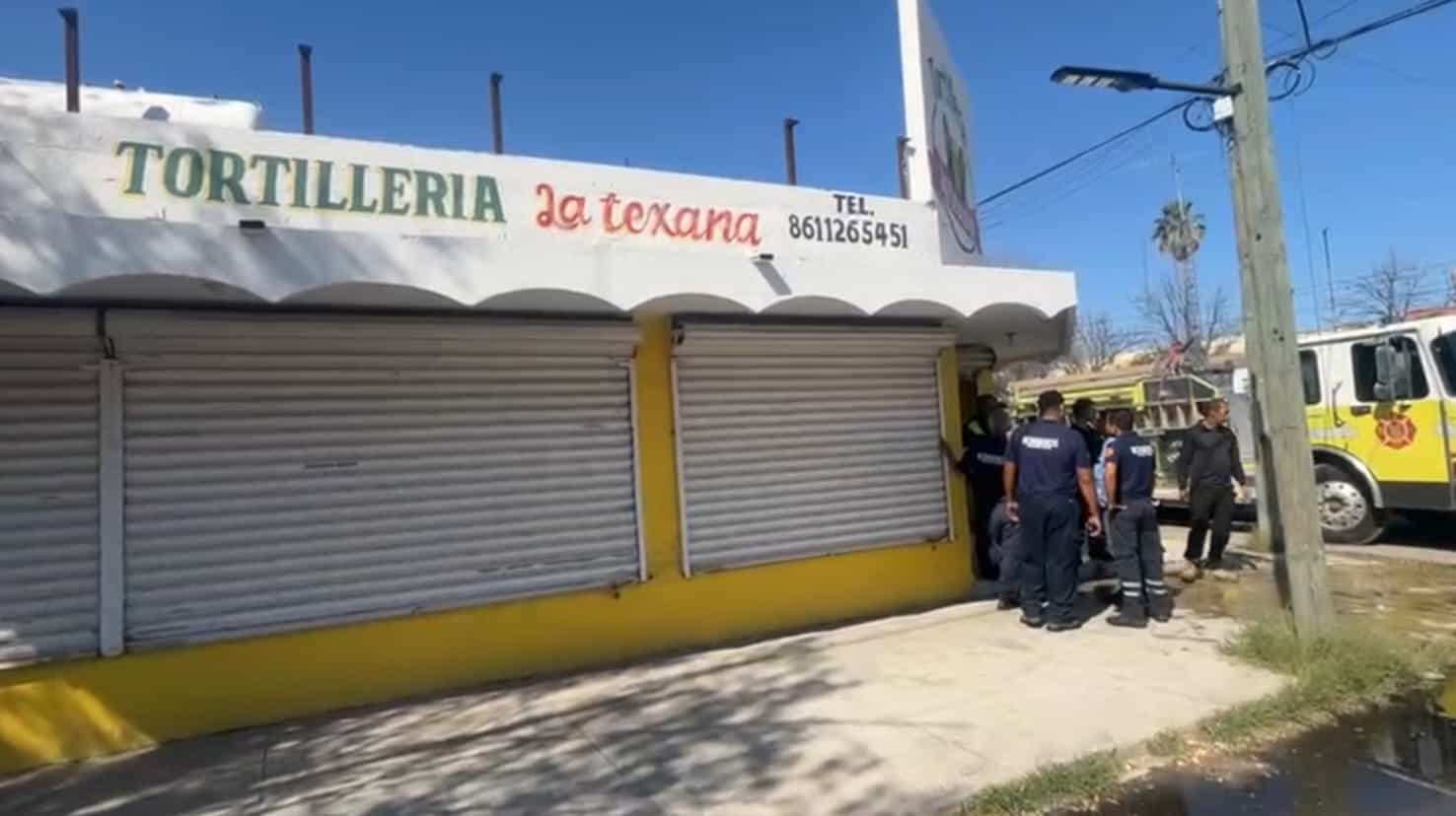 Incendio en tortiller&iacute;a La Texana: bomberos controlan la situaci&oacute;n