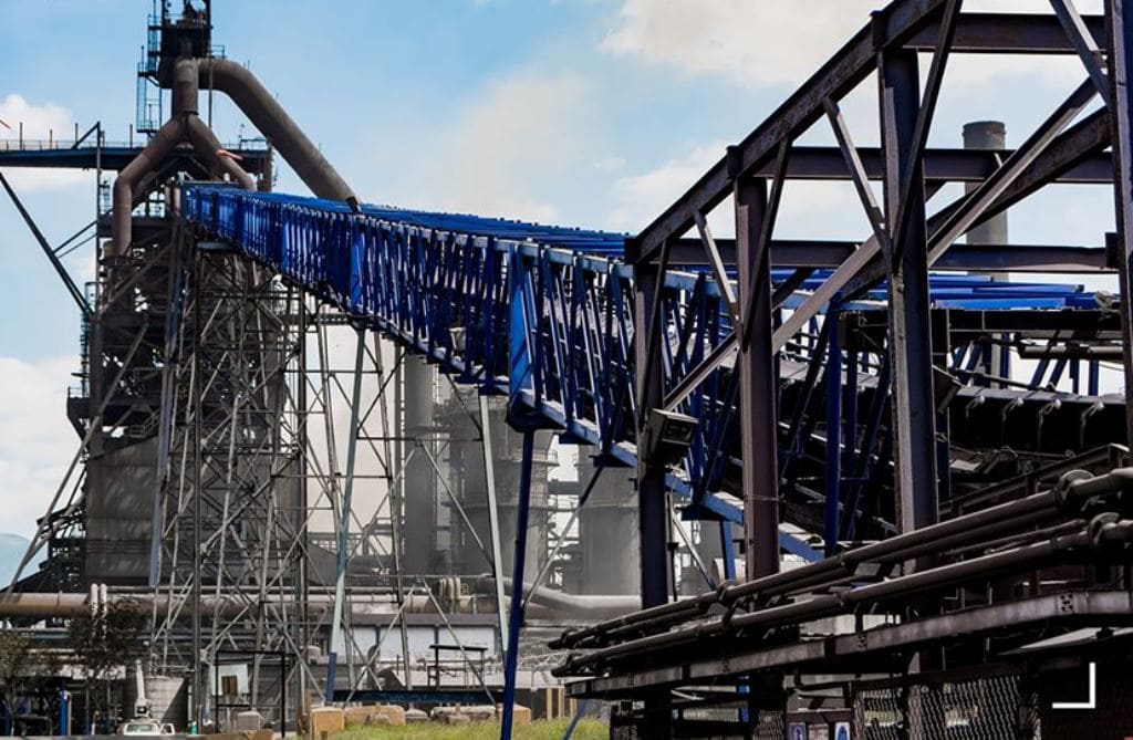 Manolo Jim&eacute;nez Salinas asegura derechos laborales en subasta de AHMSA