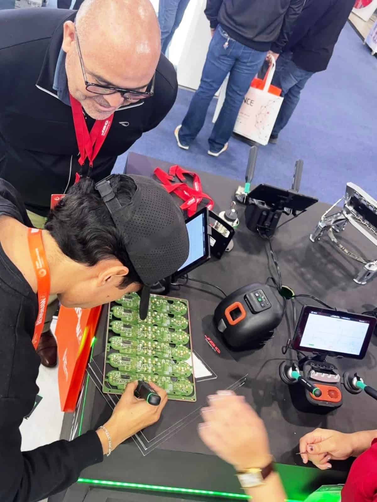 Estudiantes de Mecatr&oacute;nica de la Universidad exploran tendencias en Expo Manufactura 2026