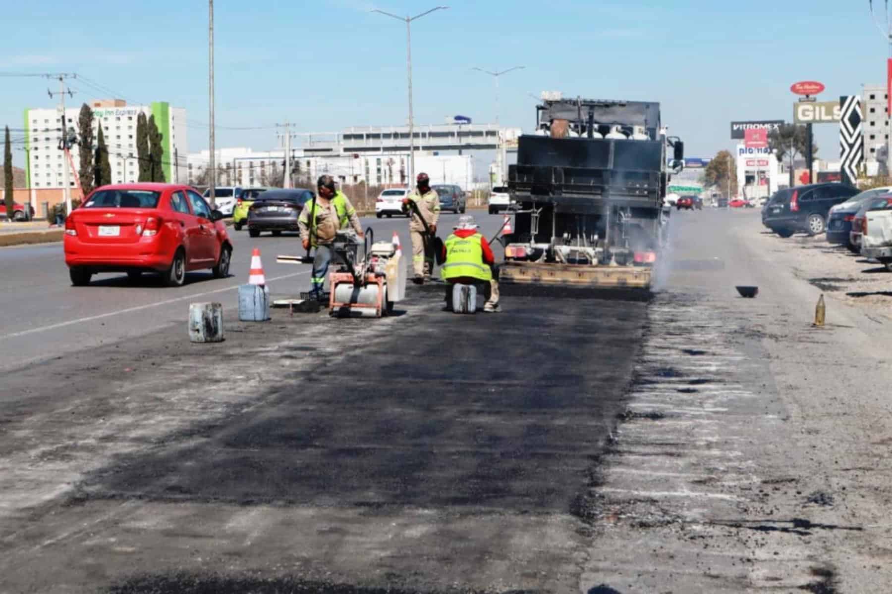 Javier D&iacute;az Gonz&aacute;lez intensifica rehabilitaci&oacute;n de vialidades en Saltillo