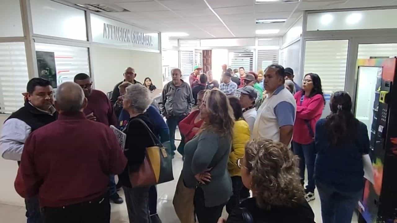 Comerciantes ambulantes buscan pulga en colonia 10 de Mayo