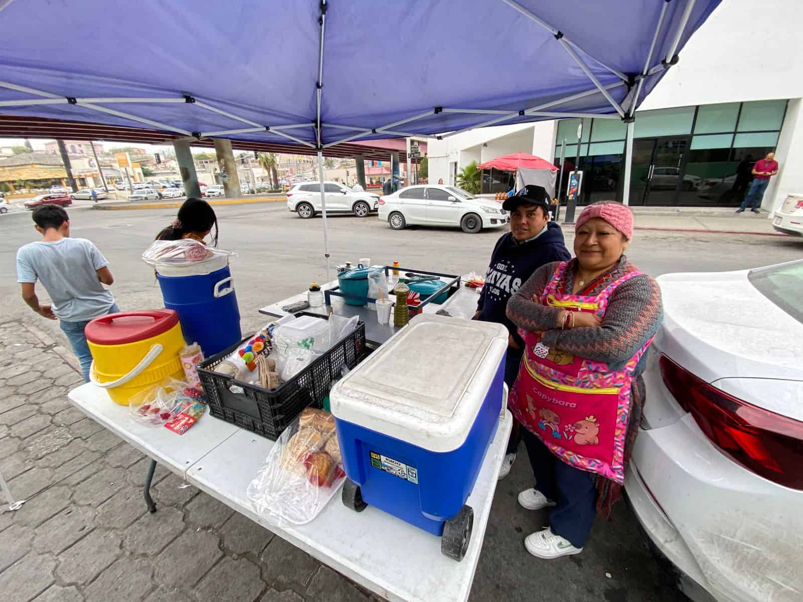 Andrea, comerciante ambulante, narra los peligros de trabajar en la calle en Monclova
