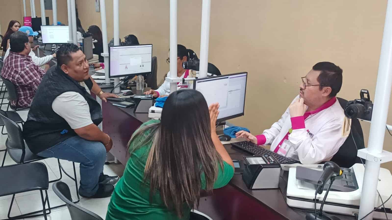 M&oacute;dulos del INE en Monclova atender&aacute;n hasta las 8 PM por tr&aacute;mites de credencial