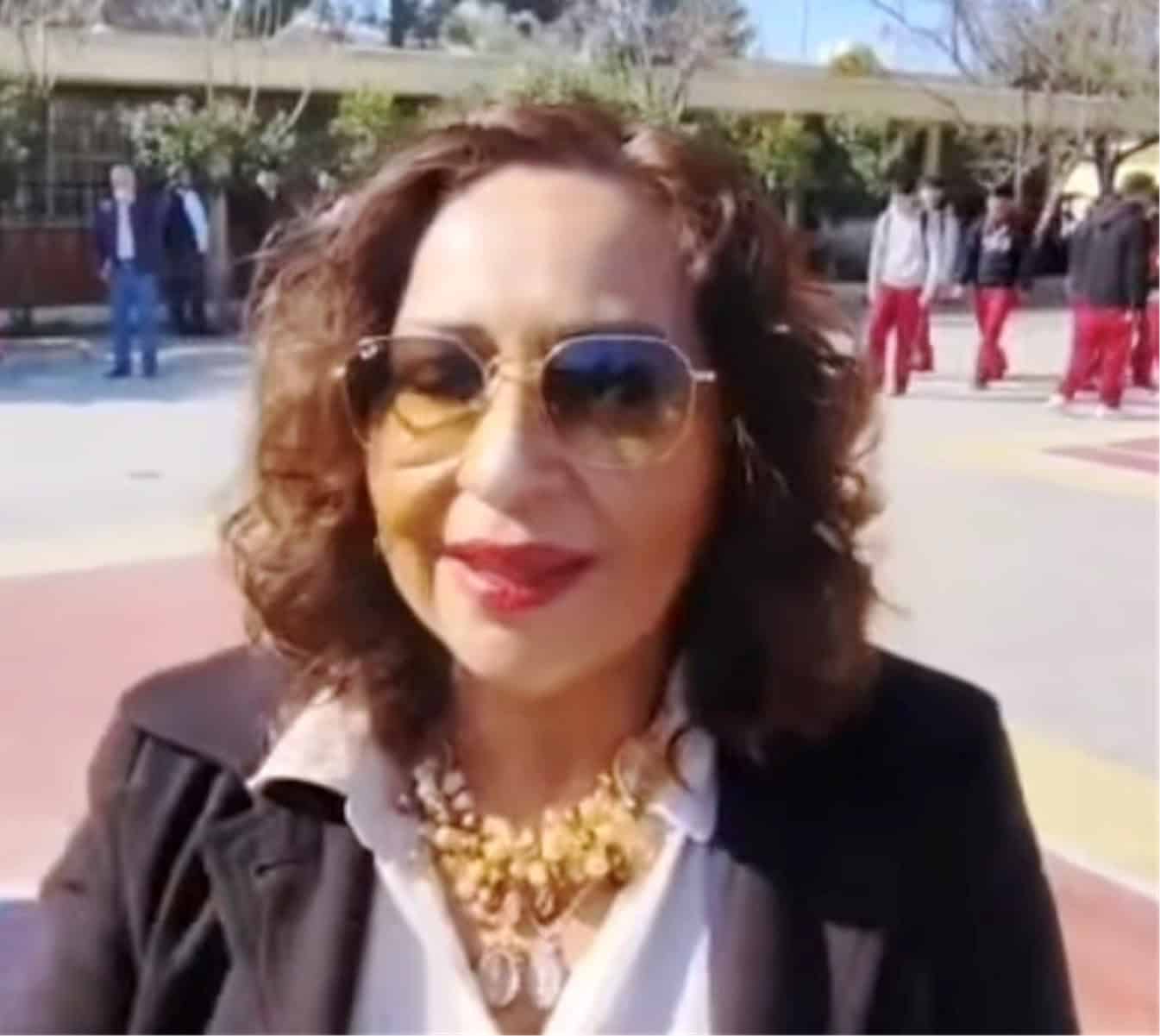 Mar&iacute;a del Rosario Linares usa espacio para discapacitados en CETIS 60