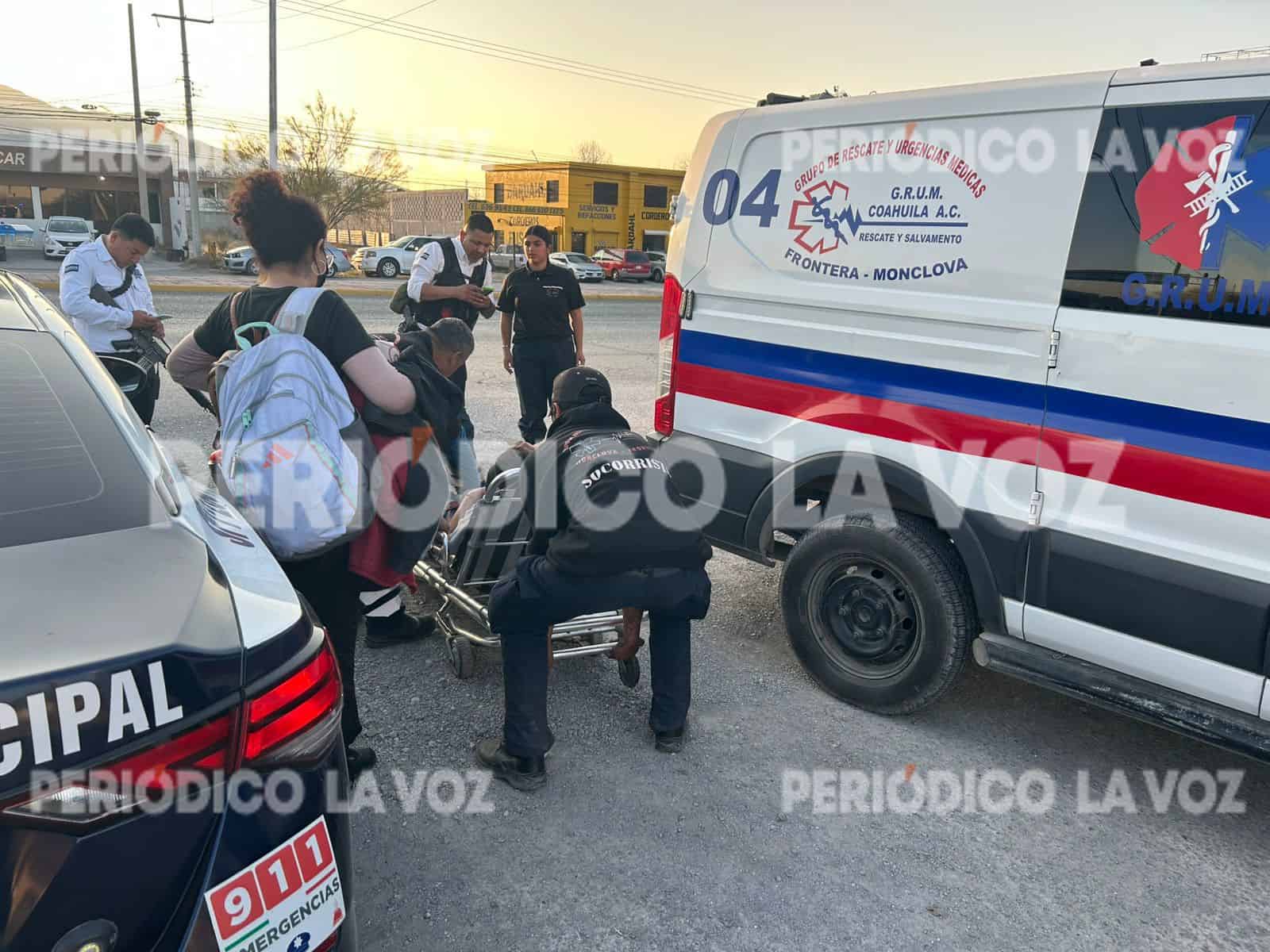 Hombre sufre complicaciones tras cirug&iacute;a en Monclova: param&eacute;dicos lo atienden