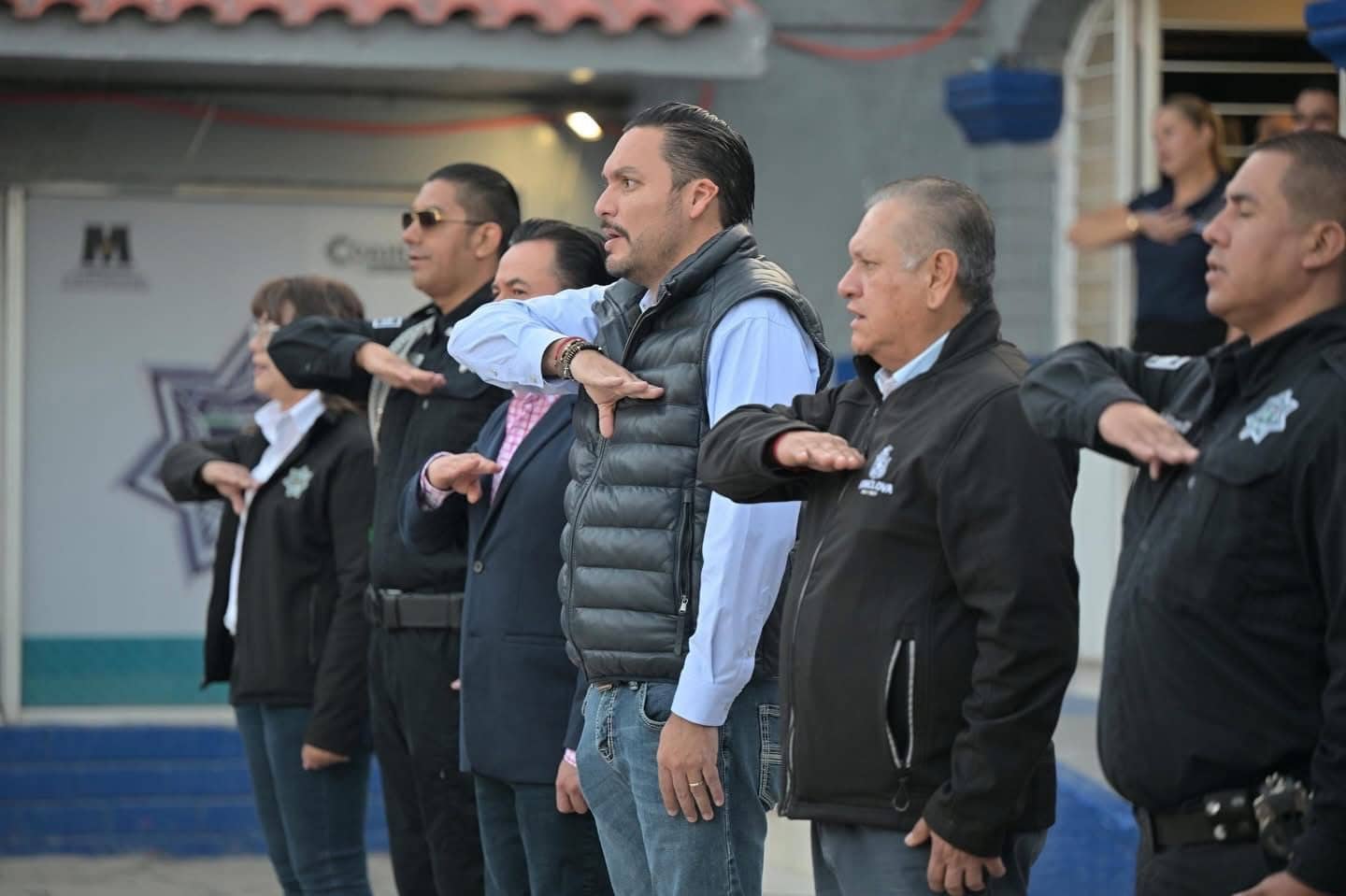 Carlos Villarreal rinde homenaje a Ramiro Gaona en Monclova