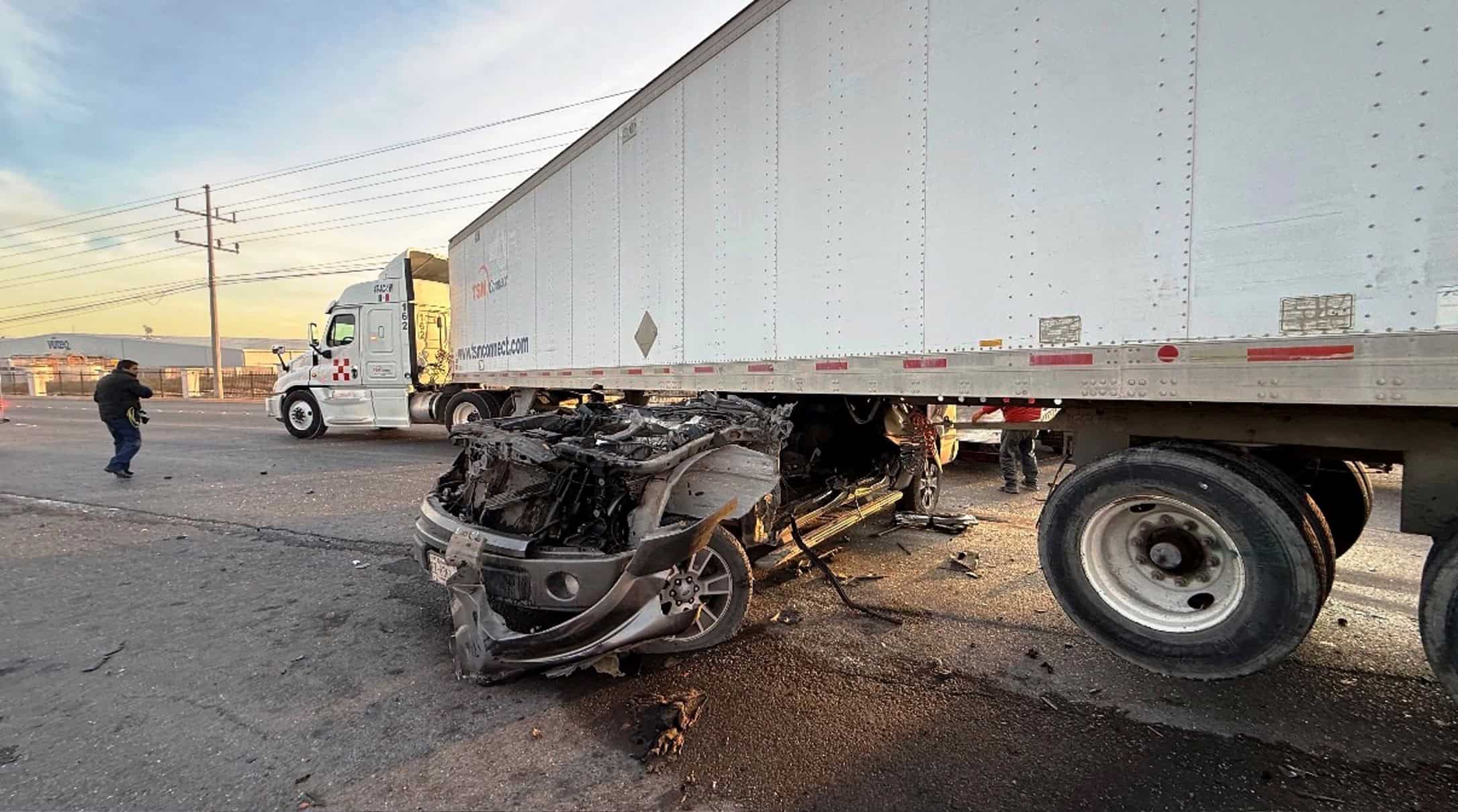 Accidente en libramiento &Oacute;scar Flores Tapia desencadena acciones en Arteaga, Coahuila