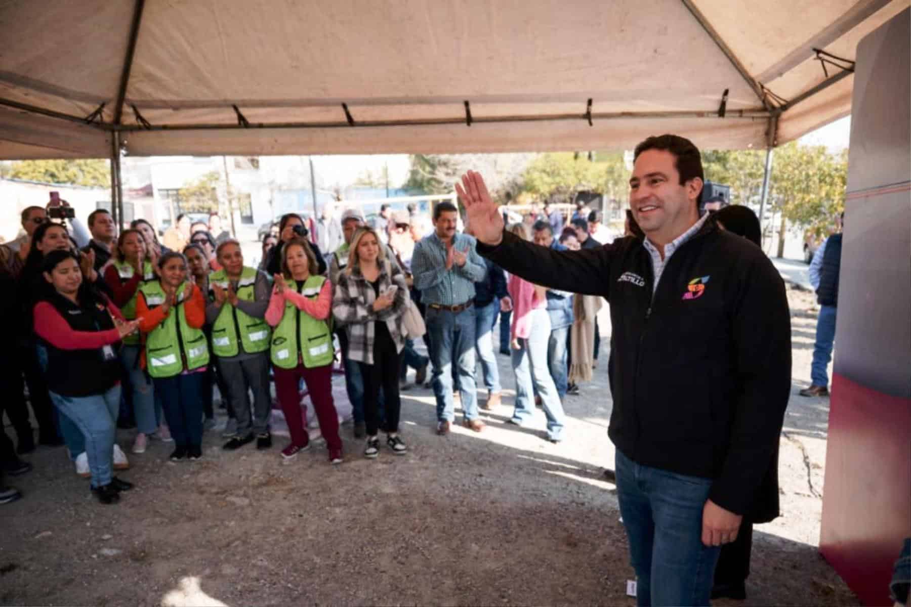 Comunidad de Saltillo se une para mejorar calidad de vida en plaza de Virreyes Popular