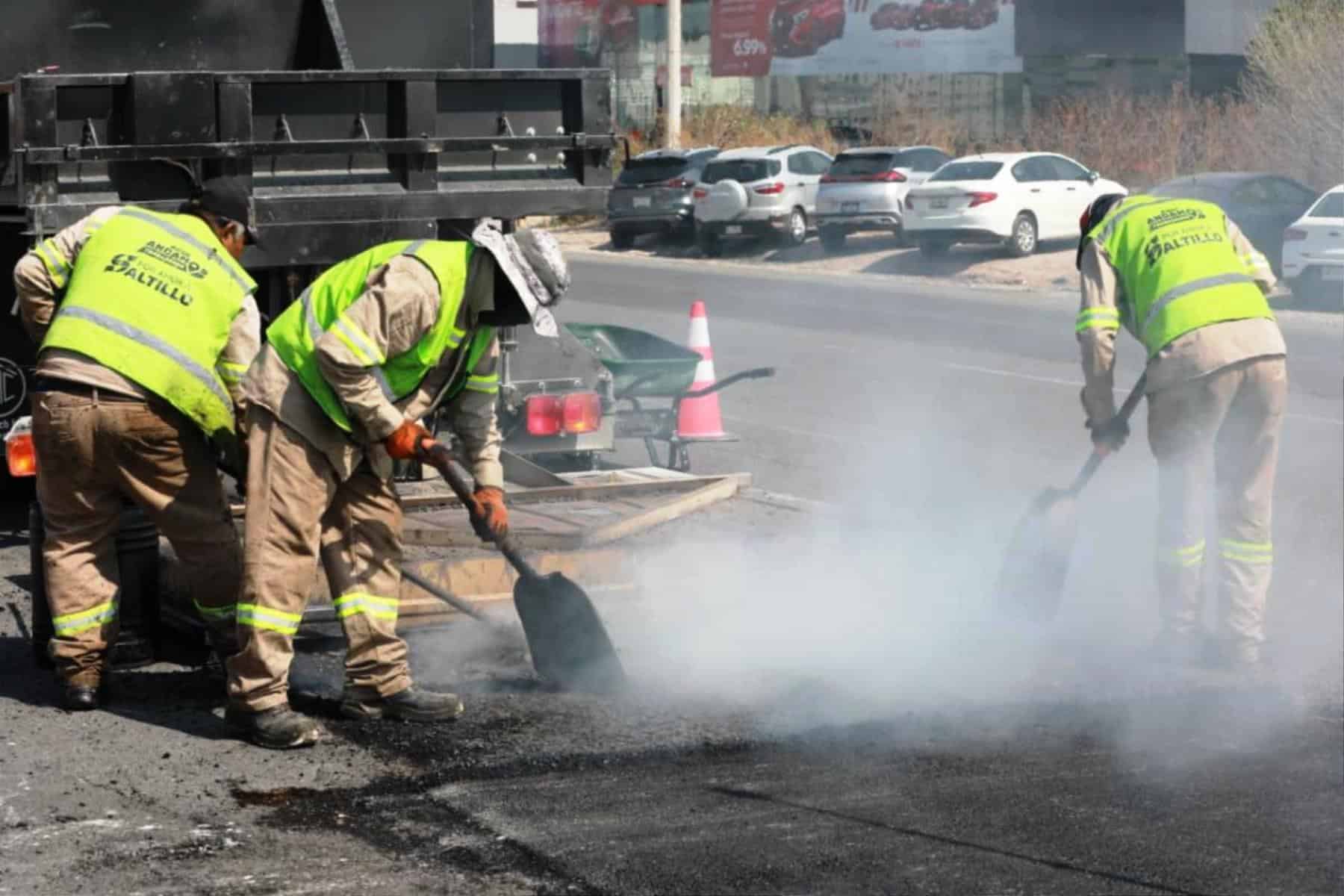 Intensificaci&oacute;n de trabajos de rehabilitaci&oacute;n vial en Saltillo