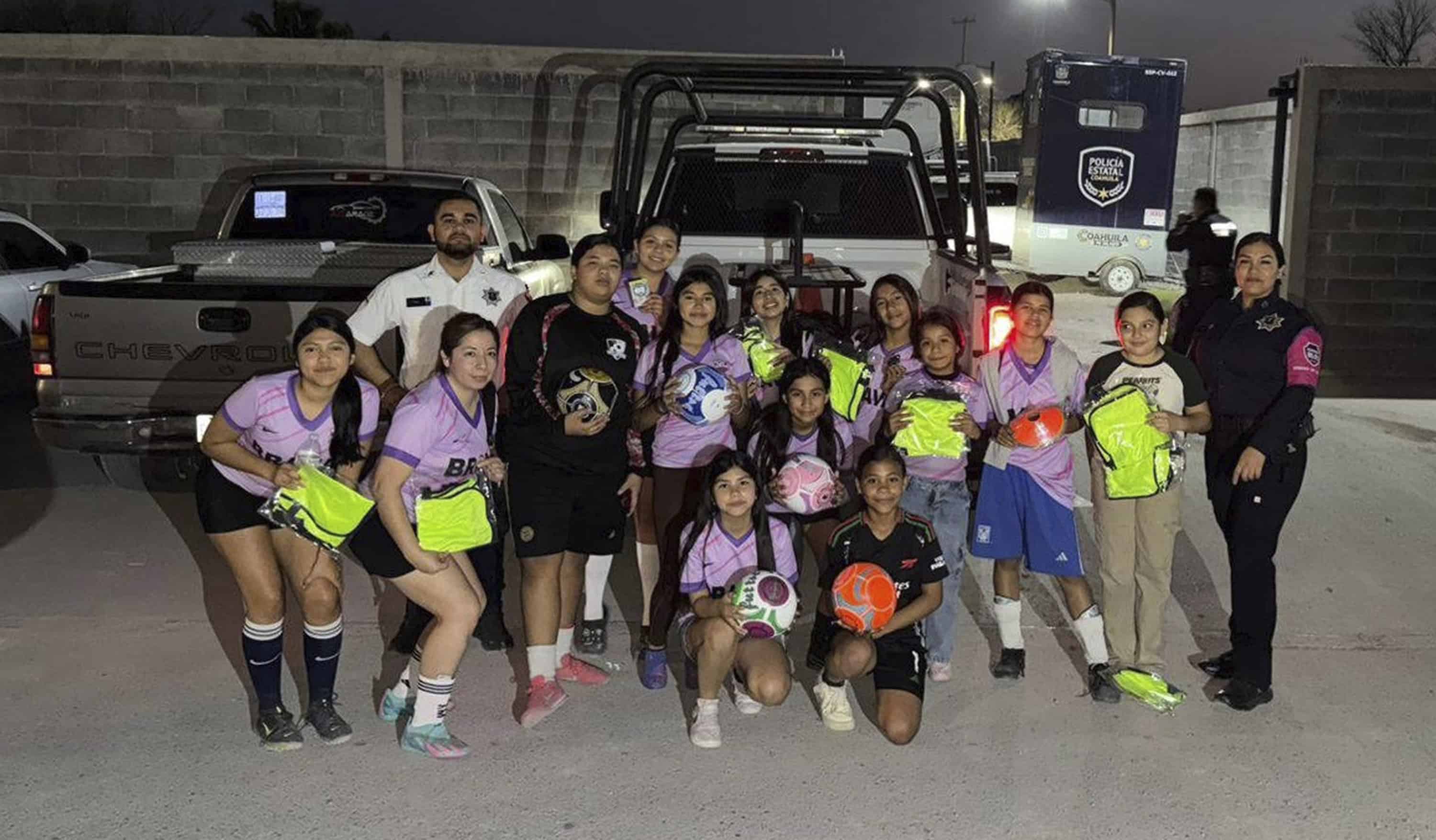 Nava respalda a Bravas F.C. rumbo a la "Ladys Cup" en Monterrey