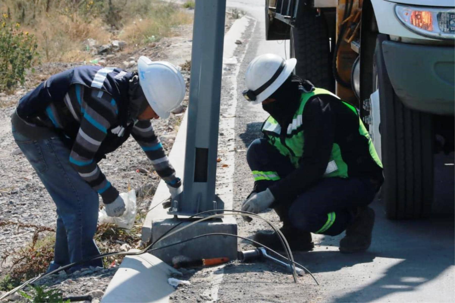 Javier D&iacute;az Gonz&aacute;lez lidera rehabilitaci&oacute;n de pavimento en Saltillo