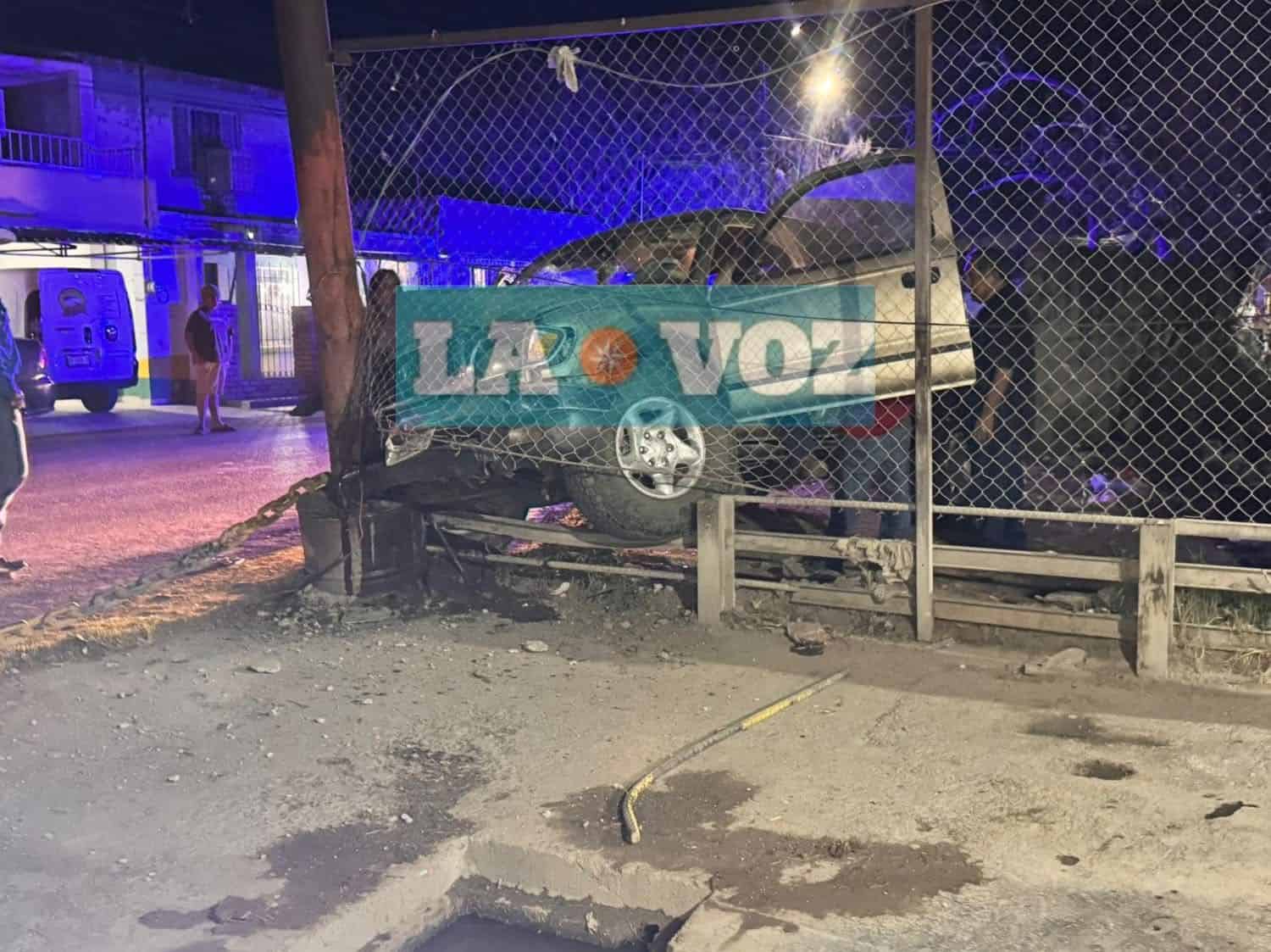 Conductor se impacta contra objeto fijo en Melchor M&uacute;zquiz