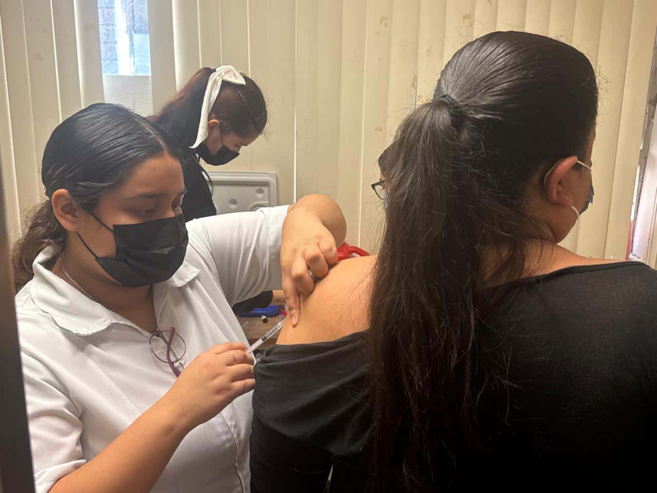 Intensifican vacunaci&oacute;n contra sarampi&oacute;n para ni&ntilde;os y adultos