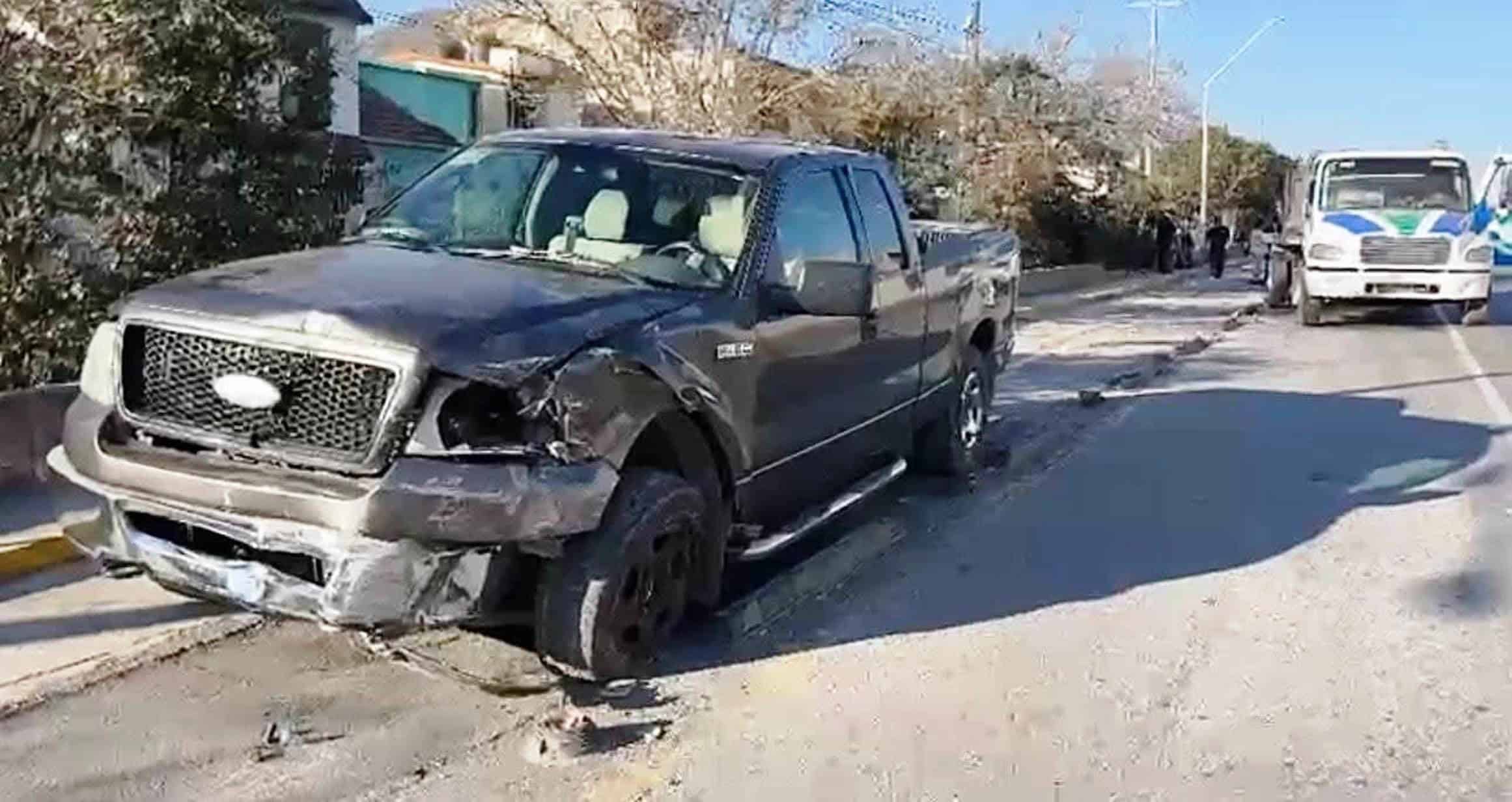 Accidente vehicular en Saltillo: mujer ebria provoca colisi&oacute;n en bulevar Javier Garc&iacute;a Villarreal