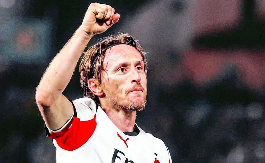 Luka Modric anota y AC Milan vence a Pisa en la Serie A