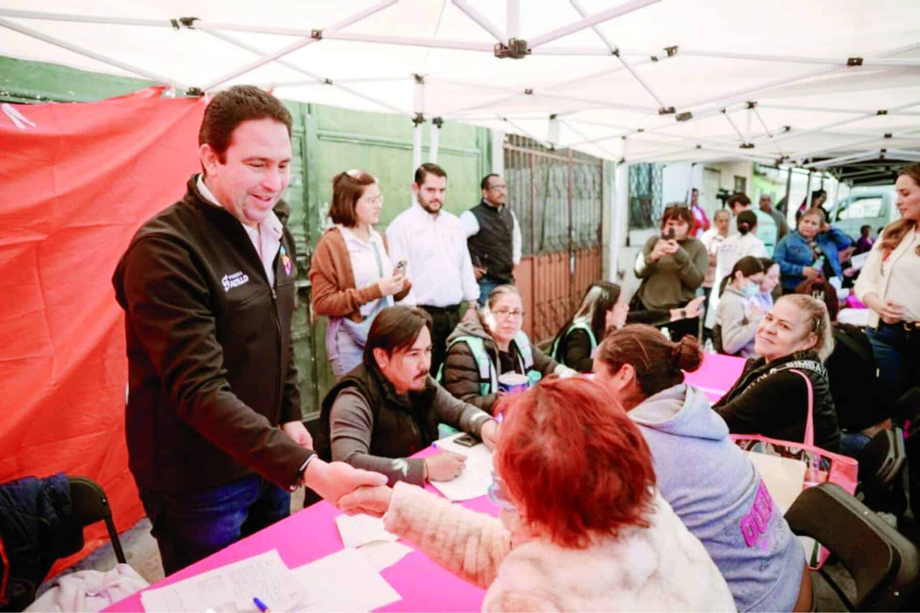 Brigada Amor en Movimiento y DIF benefician a vecinos de Colonia Ni&ntilde;os H&eacute;roes en Saltillo