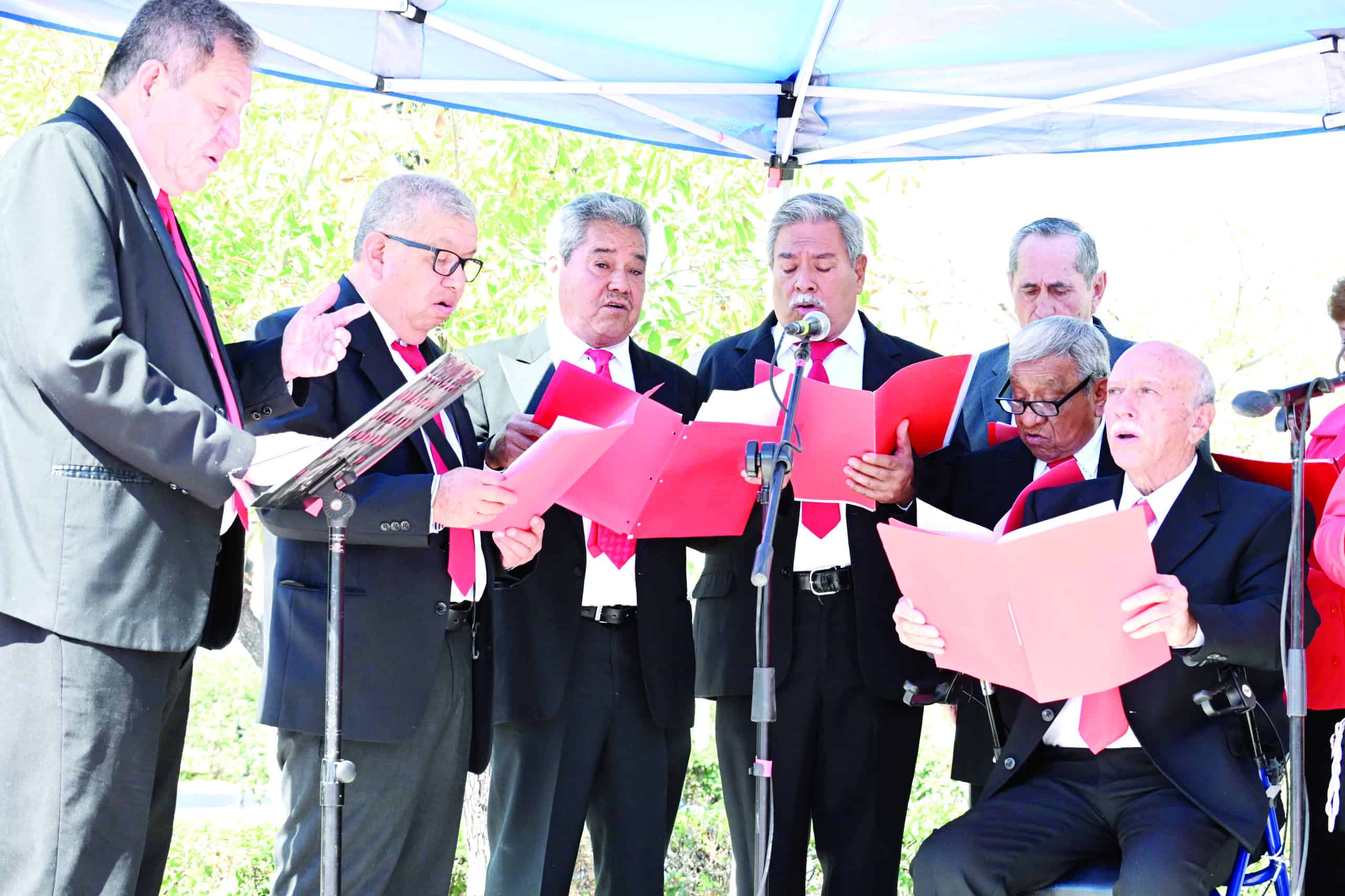 Sari P&eacute;rez Cant&uacute; celebra a adultos mayores en Frontera