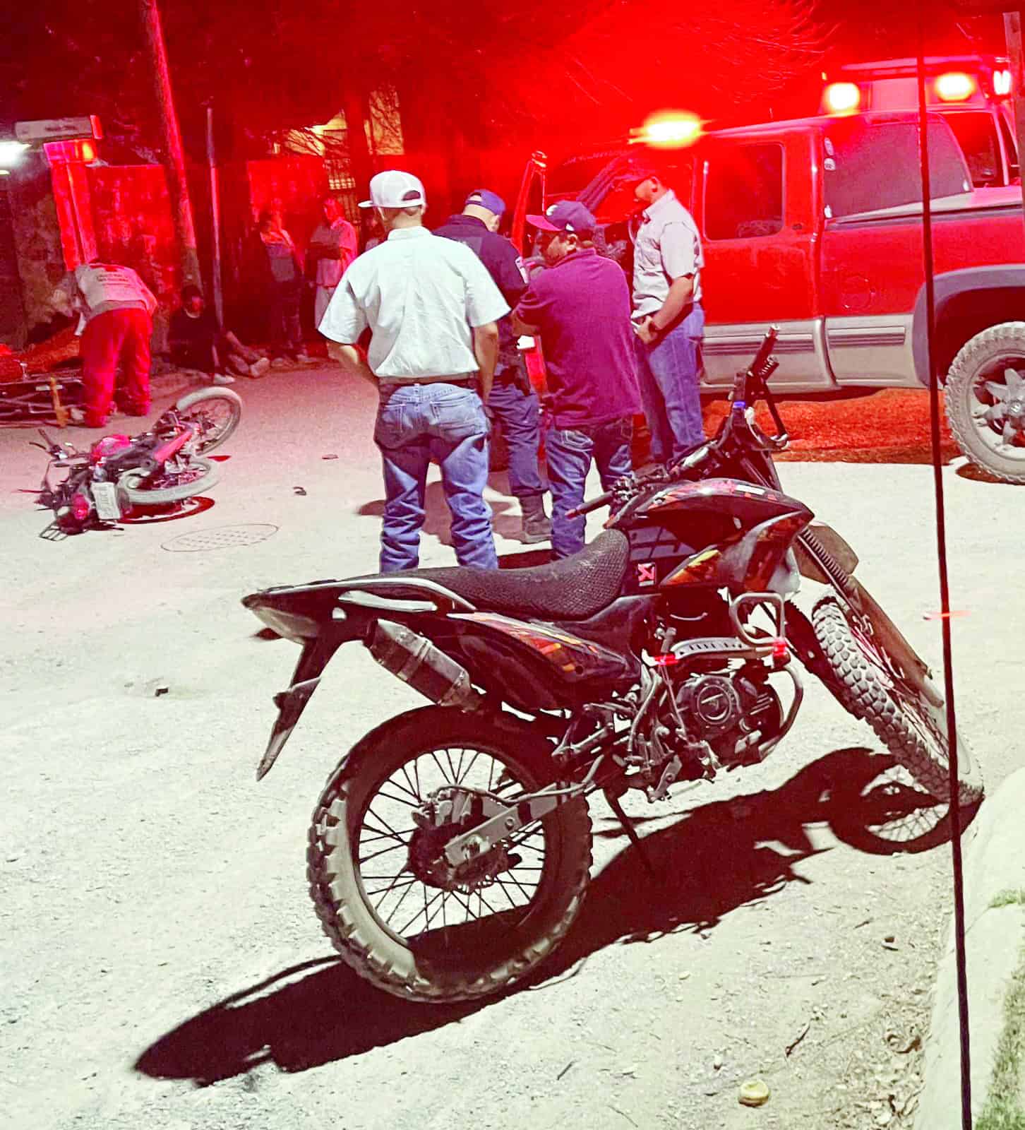 Motociclistas resultan heridos en accidente en Melchor M&uacute;zquiz