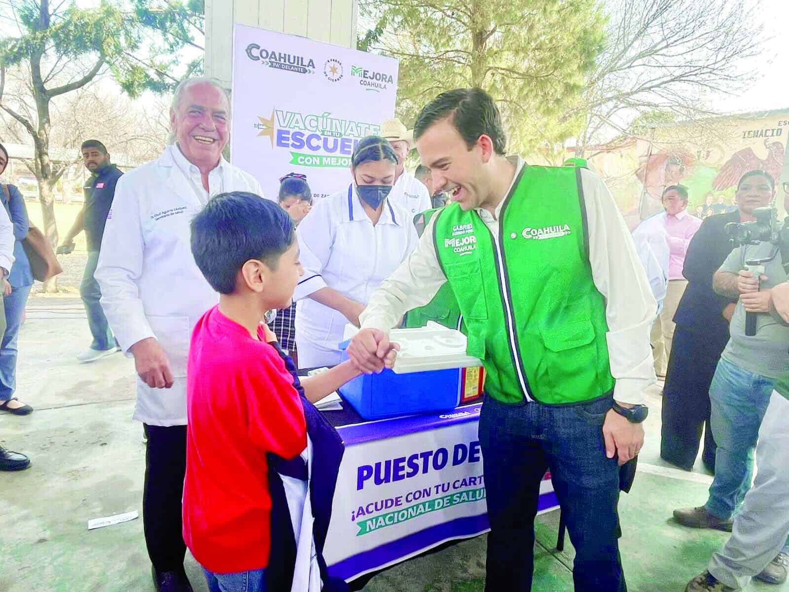 Vibra Sabinas en d&iacute;a del autom&oacute;vil cl&aacute;sico