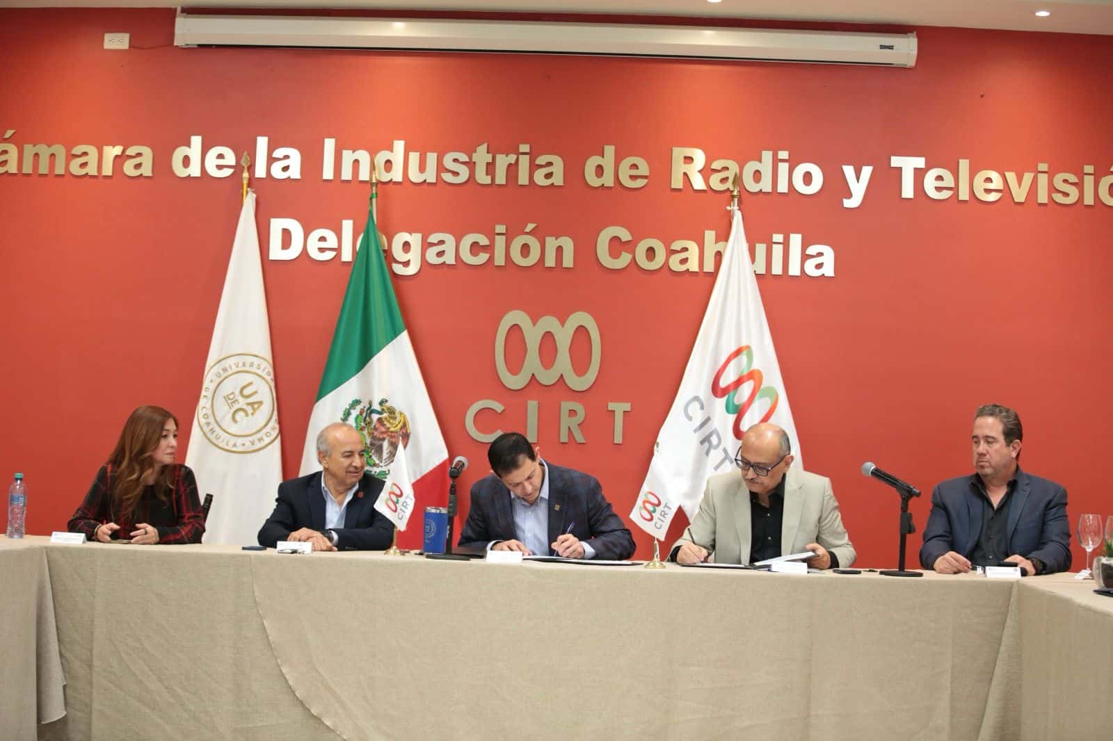 CIRT y UA de C firman convenio para pr&aacute;cticas profesionales en Coahuila