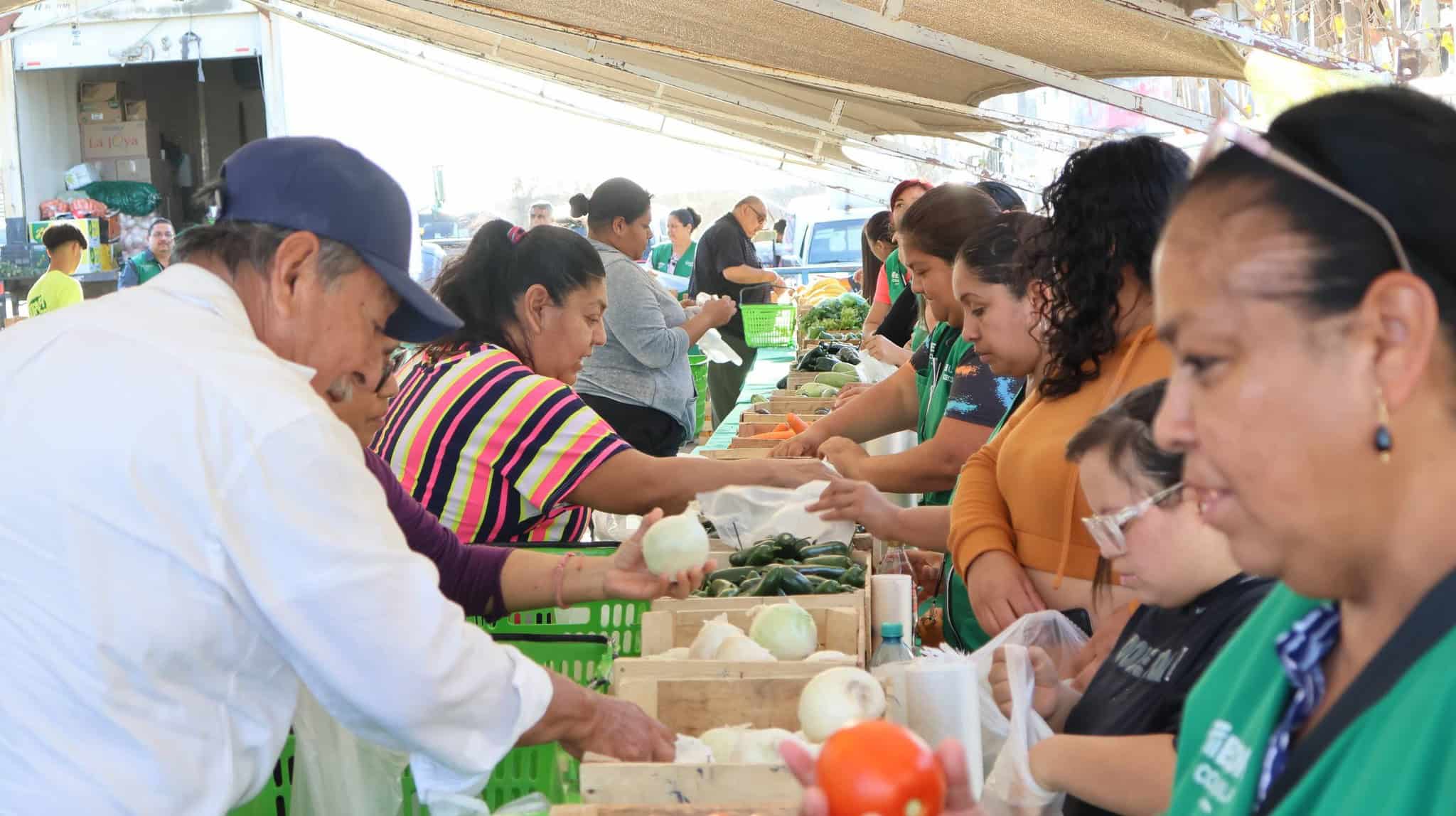 Llevan "Mercadito Mejora" a la colonia A&ntilde;o 2000 en Piedras Negras