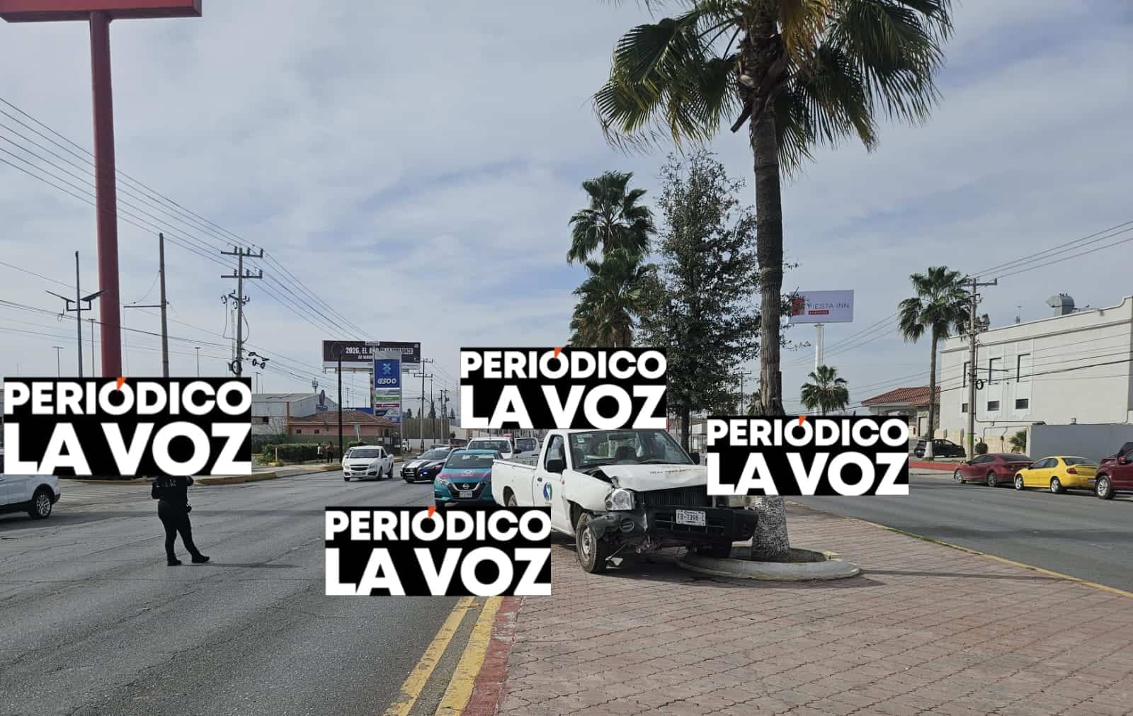 Trepa camioneta de SIMAS al camell&oacute;n