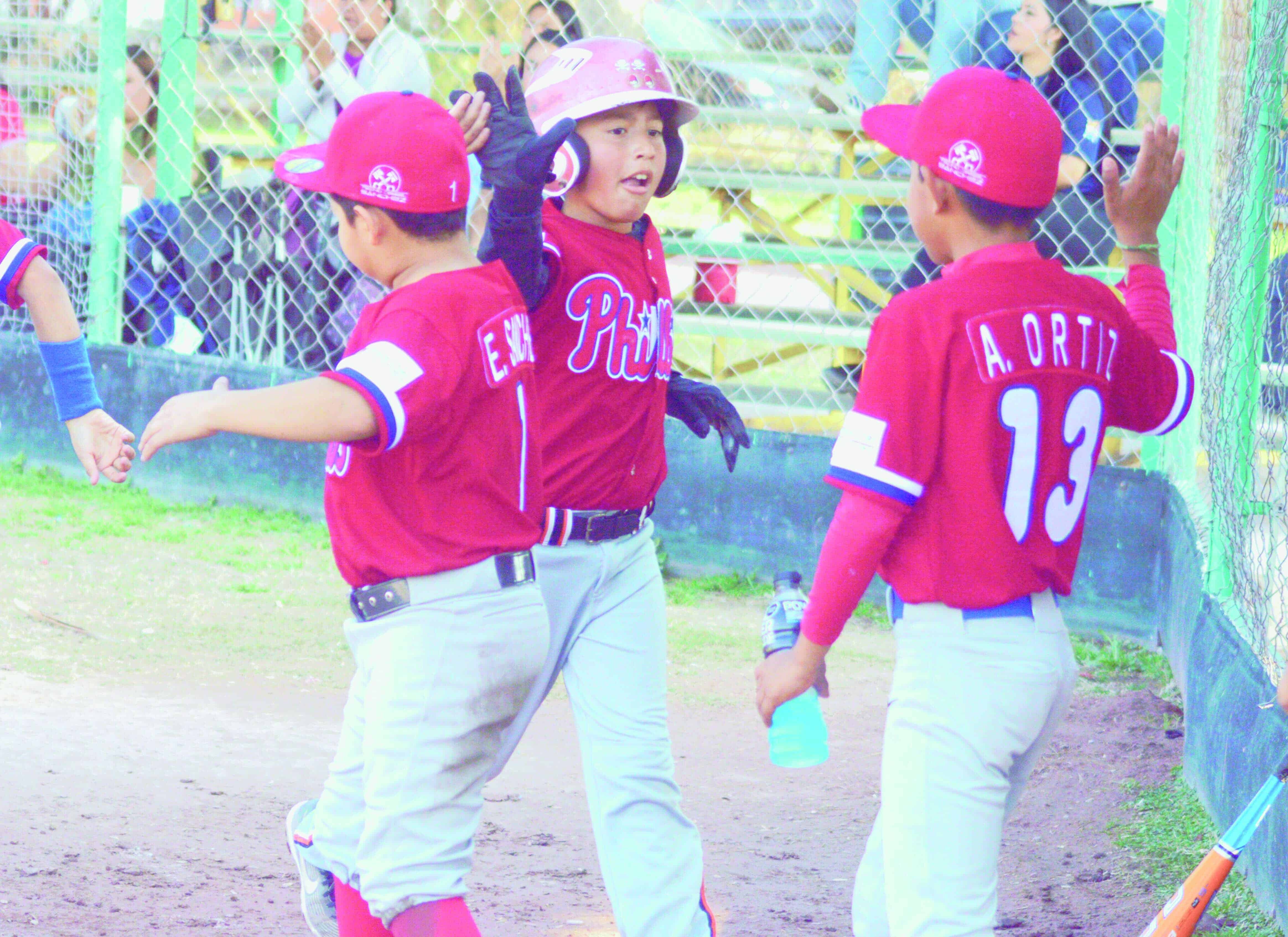 Phillies vencen a Bravos: Ra&uacute;l Garc&iacute;a brilla con grand slam