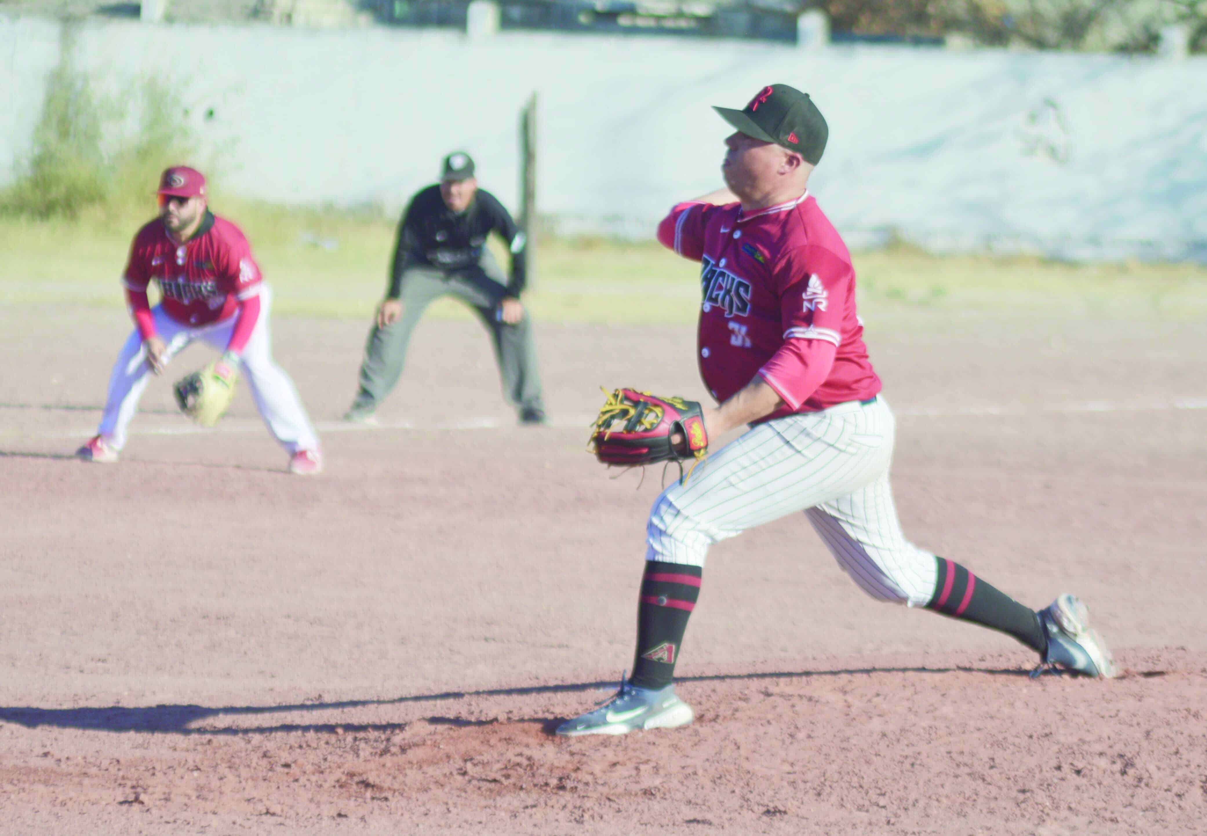 D-backs arrasan a Astros: 17-9 en la Liga de B&eacute;isbol 40 y m&aacute;s