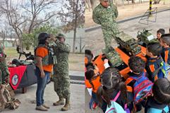 Alumnos del Jardín de Niños Evaristo Pérez Arreola visitan instalaciones militares en Acuña