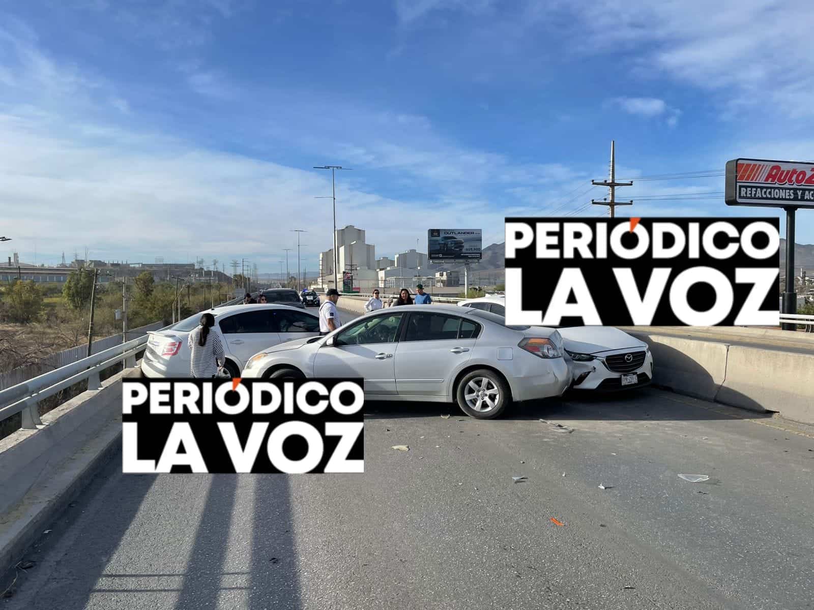 Se queda sin gasolina y provoca carambola