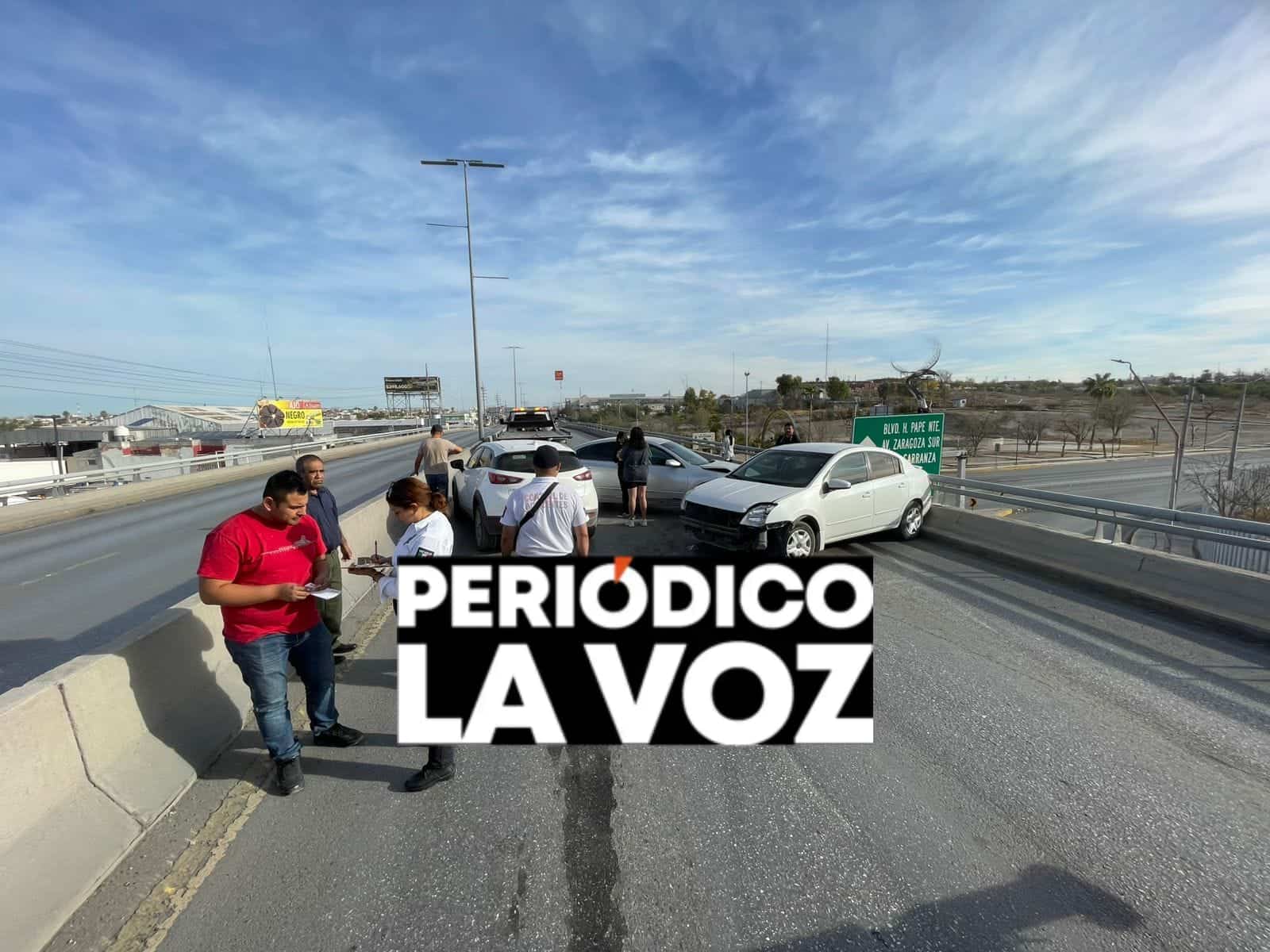 Se queda sin gasolina y provoca carambola