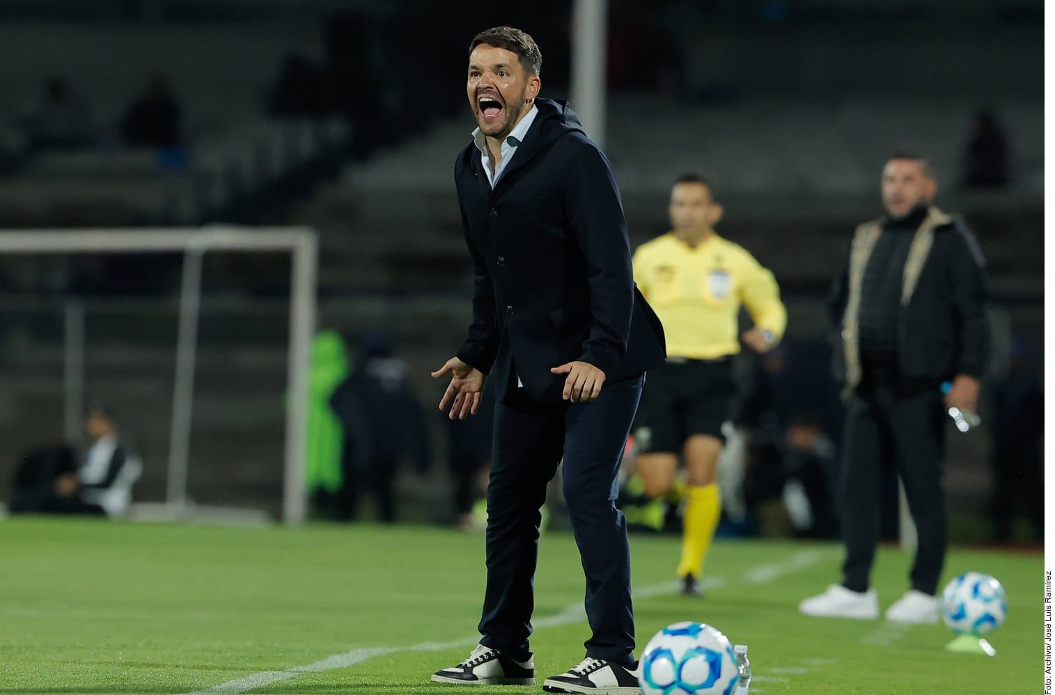 Nicol&aacute;s Larcam&oacute;n se prepara para el duelo de Cruz Azul contra Chivas