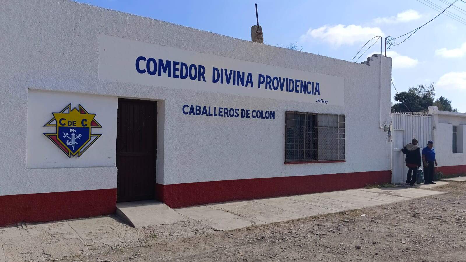 Marcos Garza y damas isabelinas apoyan a asilo en Sabinas