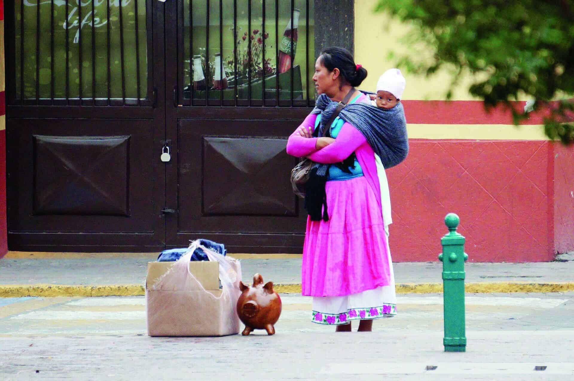 Eleuterio L&oacute;pez presenta acciones contra la violencia de g&eacute;nero en Monclova