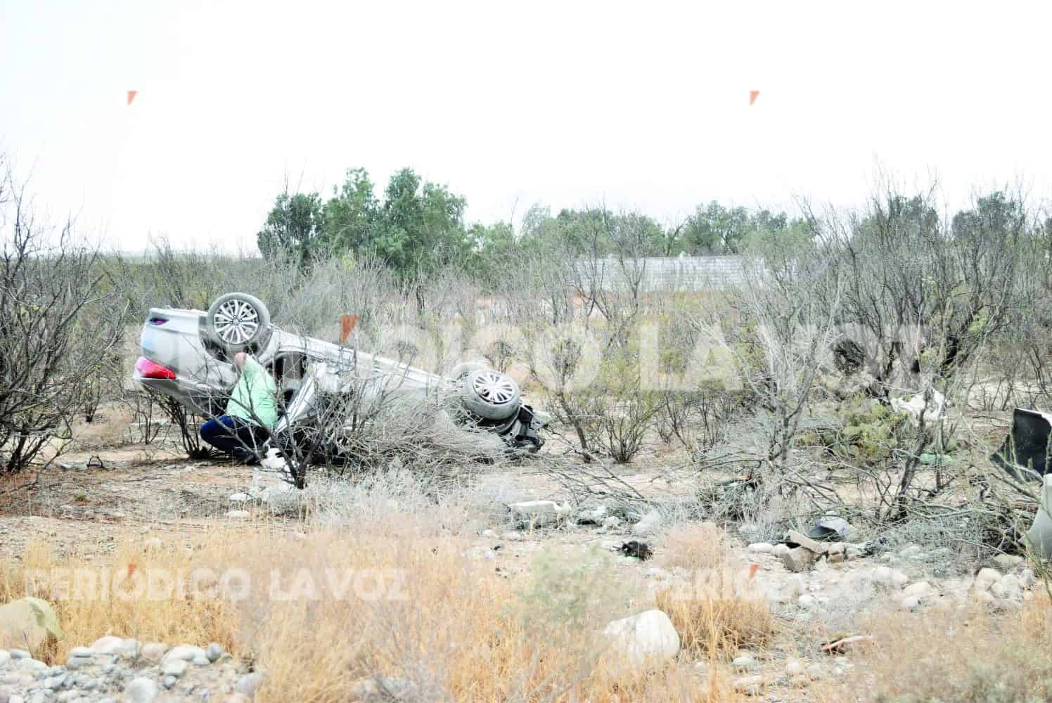 Joven de 18 a&ntilde;os sufre volcadura en Frontera