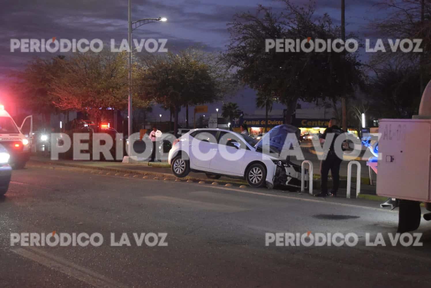 Lesionadas dos j&oacute;venes en accidente en el bulevar Harold R. Pape de Monclova