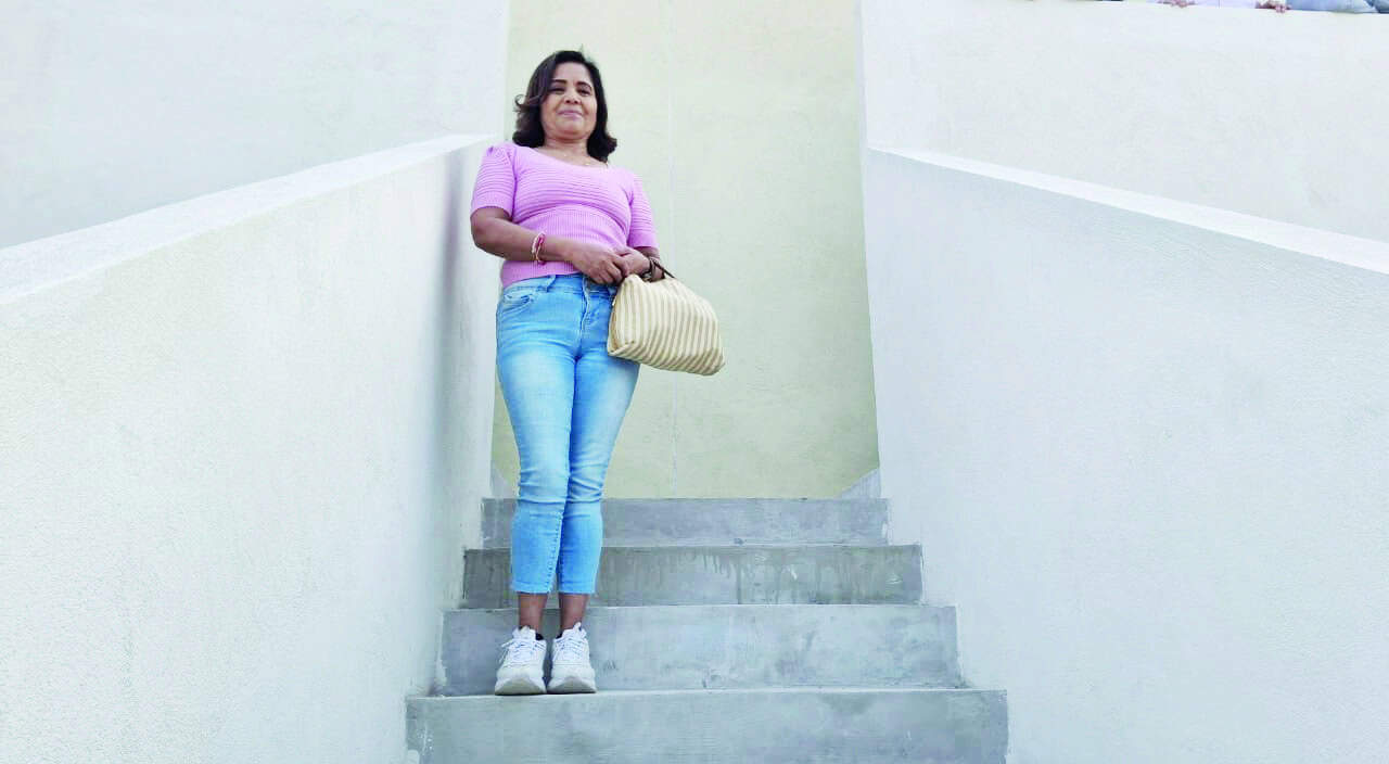 Mar&iacute;a de Jes&uacute;s de la Cruz recibe su casa propia en Colinas de Santiago